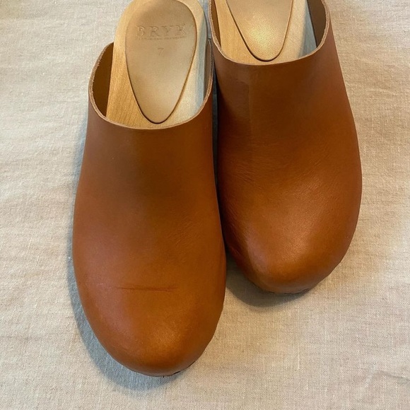 [SOLD]Bryr Worker Clog in Whiskey - Picture 6 of 6